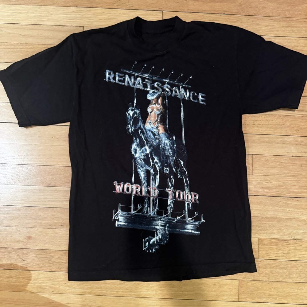 Beyoncé Official Renaissance World Tour Merch Oversized Fit Tee - Unisex M